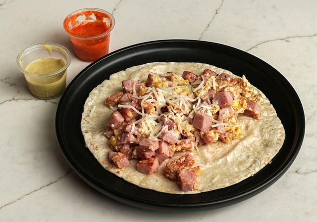 Huevo y Jamón (Egg and Ham).