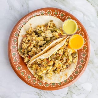 Huevo Y Nopal (Egg and Cactus)