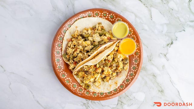 Huevo y Nopal (Egg and Cactus).