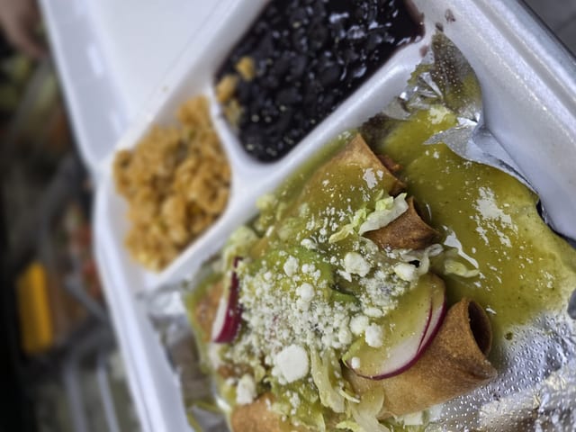 Chicken Flautas Ahogadas.