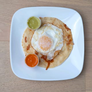 Huevo Y Queso (Egg and Cheese)